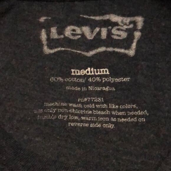 Levi’s Blue T-Shirt Size Medium - Picture 4 of 4